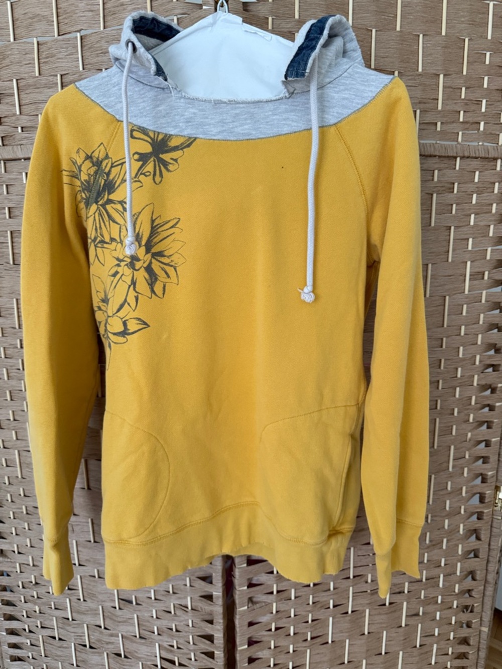 We The Free Size S Women’s Yellow Floral-Print Hoodie Sweatshirt